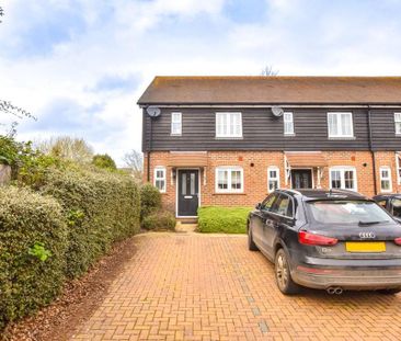 2 bedroom end of terrace house to rent - Photo 2