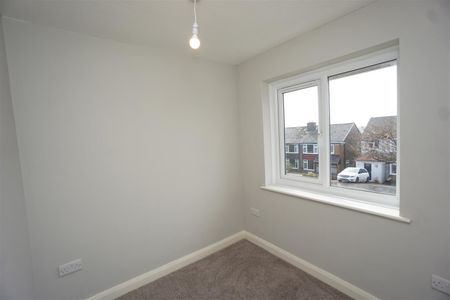 Winchester Road, Lodge Moor, Sheffield - Photo 3