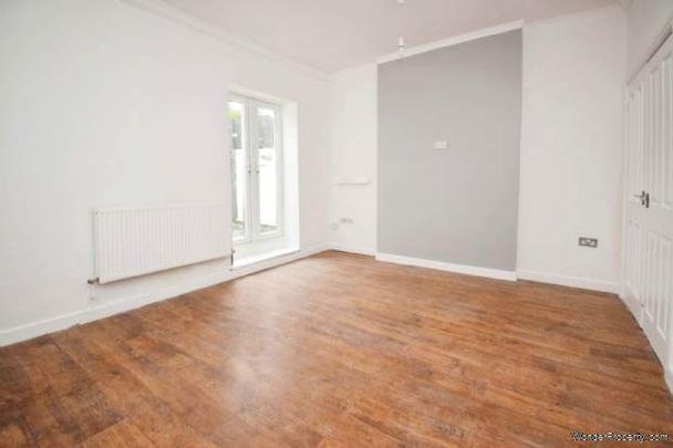 2 bedroom property to rent in Birkenhead - Photo 1