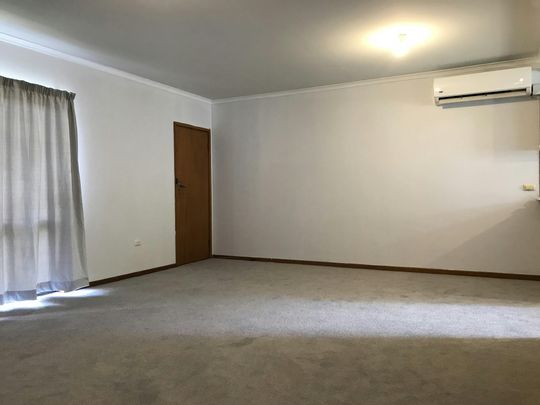 Neat & Tidy Two Bedroom Unit in North Tamworth - Photo 1