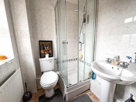 2 bedroom semi-detached house to rent - Photo 5