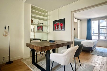 Appartement à louer Rue Washington, Paris 8ème - Photo 3