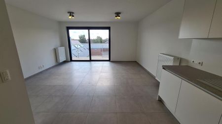 Nieuwbouw tweeslaapkamer-appartement (83m2) met terras en garagebox. - Photo 2