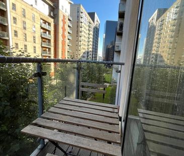 Room in a Shared Flat, Fernie Street, M4 - Photo 4