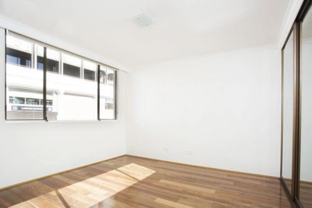 Spacious apartment in prime location - Photo 4