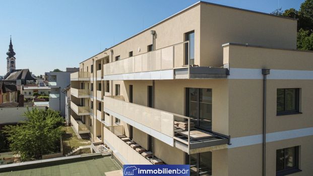 Wohnen im Zentrum - Traumhafte großzügige 2 Zimmerwohnung mit großer Loggia und Balkon - Photo 1