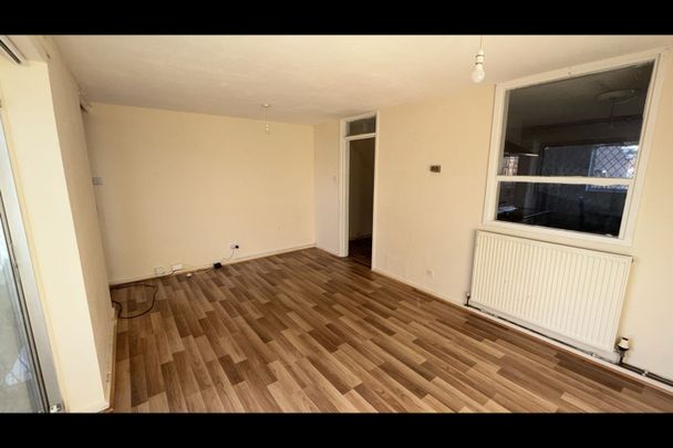 3 Bed Terraced House, Arundel Road, CV3 - Photo 1