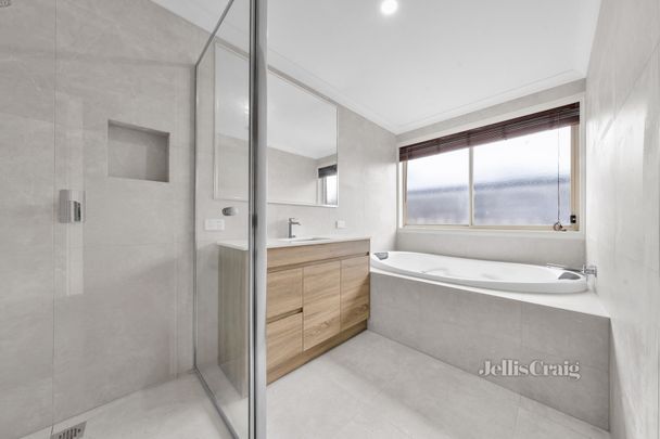 10 Chauncy Way, Lynbrook - Photo 1