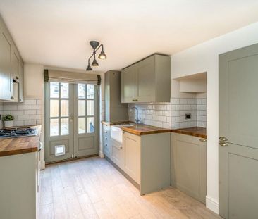 2 bedroom maisonette to rent - Photo 3