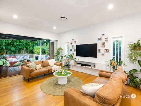 55 Mackay Street, Coorparoo QLD 4151 - House For Rent | Domain - Photo 2