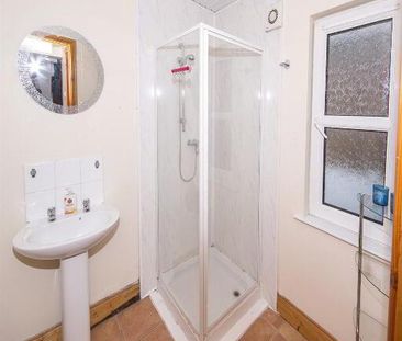 Room 3, 185 Dunluce Avenue, Belfast, BT9 7AX - Photo 3