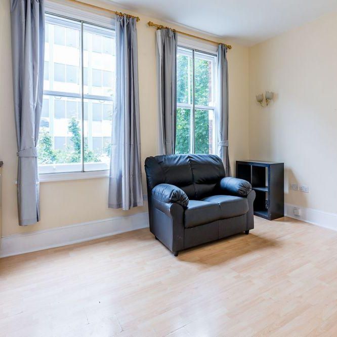 2 bedroom flat to rent - Photo 1