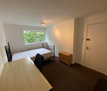 4 bedroom terraced house to rent - Photo 6