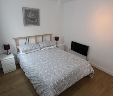 2 bedroom flat to rent - Photo 4