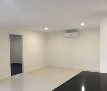 1/1 Swallowtail Street - Photo 3