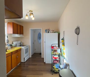 For Lease - 151 Vodden Street, Brampton, Ontario - Photo 6