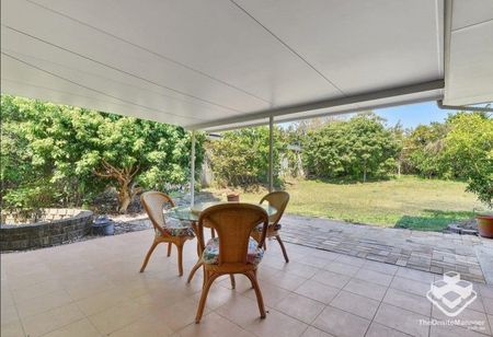 5 Bedroom Home. Positioned on a quiet street within a convenient distance to a variety of excellent public and private schools. - Photo 4