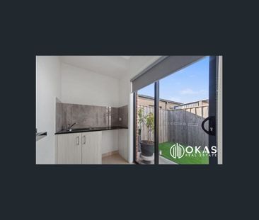 4 Peat Avenue, Thornhill Park, Vic 3335 - Photo 2