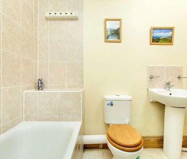 Stapleton Hall Road, Stroud Green, London, United Kingdom, N4 - Photo 4