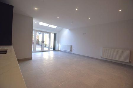 3 bedroom house to rent - Photo 3