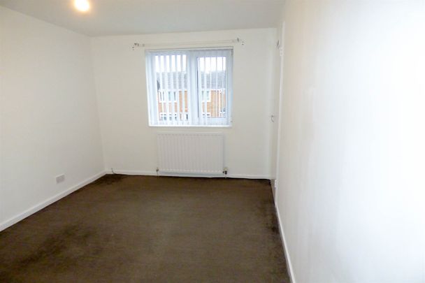 2 bed house to rent in Fox Avenue, South Shields, NE34 - Photo 1