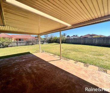 FAMILY HOME WITH SPACIOUS YARD - Photo 1