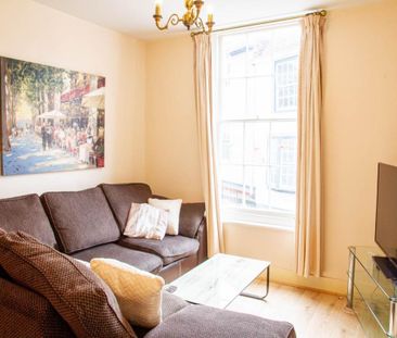 2 bedroom flat to rent - Photo 1