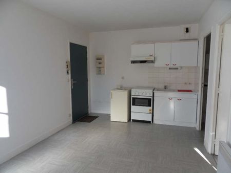 Location Appartement 2 pièces 28m² BAYEUX 14400 - Photo 3