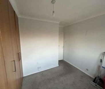 Staines-upon-thames, Surrey, TW19 - Photo 2