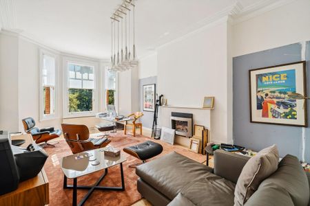 3 bedroom flat to rent - Photo 2