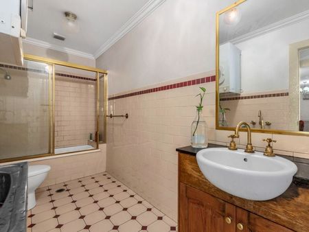 Unfurnished Two Bedroom Unit in Great Location - Photo 5