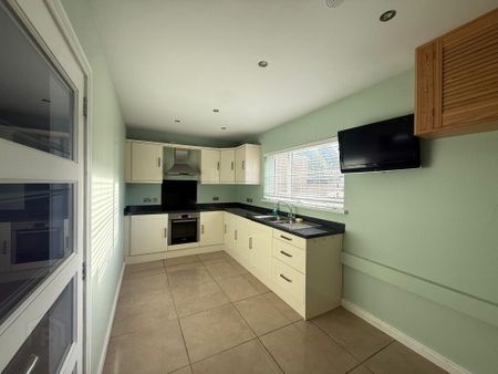 25 Canning Grove, Crumlin, BT29 4XB - Photo 5