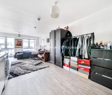 Studio to rent - Photo 2