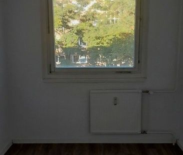 Schöne 2-Zimmer-Wohnung Balkon - Foto 3