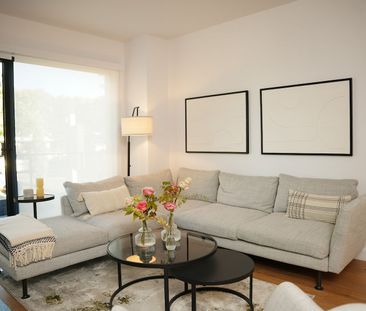 Luxury rentals in Dorval - Photo 1