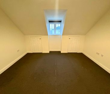 Terraced House to rent on - Photo 2