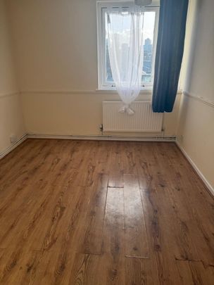 4 Bed Flat, Market Square, E14 - Photo 1