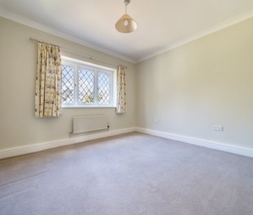 5 bedroom detached house to rent - Photo 1