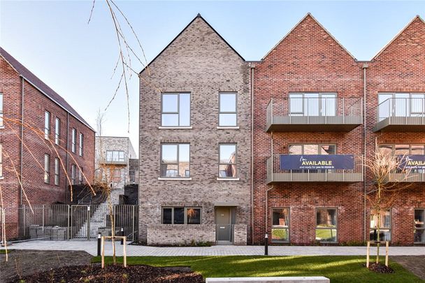 Carter Jonas have already secured tenants for this property. To find out how we can assist you in securing the best quality tenants as quickly as possible, please call our office on 01223 403330. - Photo 1