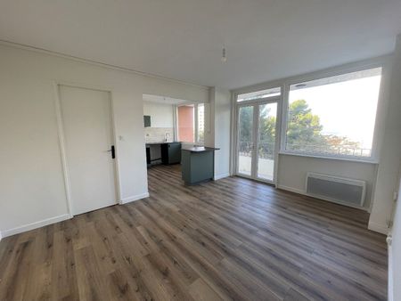 Appartement 2 pièces 40m2 MARSEILLE 9EME 838 euros - Photo 3