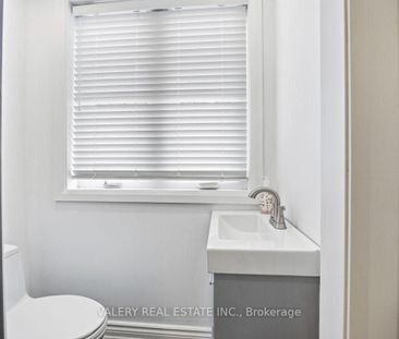 219 McRoberts Avenue apartment — Toronto, ON (3-Bedroom) - 3 Bedroom - Photo 2