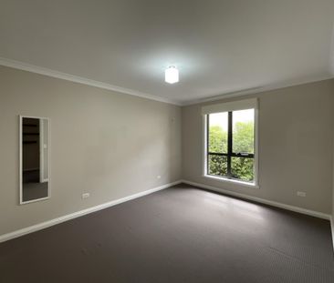 Modernised unit, you'll love Living Here! - Photo 2