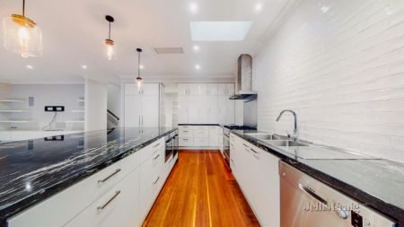 8 Normanby Street, Windsor, Melbourne - Photo 4