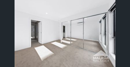 Modern Townhouse with Luxury Finishes - Photo 4