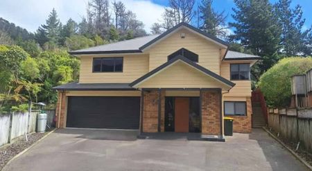 Substantial Family Home - Photo 5