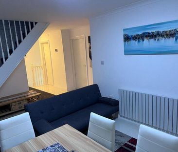 6 bedroom terraced house to rent - Photo 2
