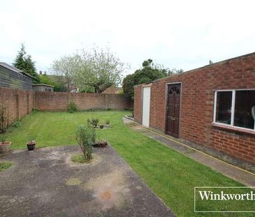 Manor Way, Borehamwood, Hertfordshire, WD6 - Photo 6