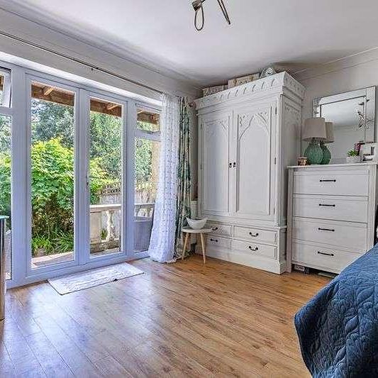 Bourne Banks, Branksome Wood Road, Bournemouth, BH4 - Photo 1