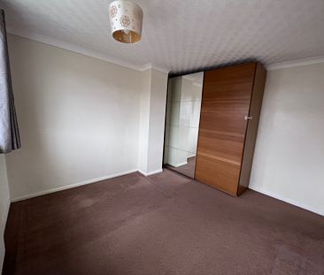 3 Bedroom Styvechale, Coventry - - Photo 5