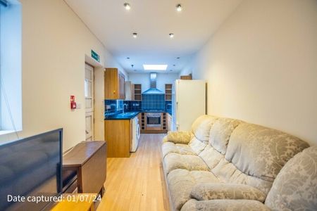 49 , Heslington Road - Photo 2